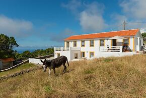Villa Traditional, Pico by Izibookings