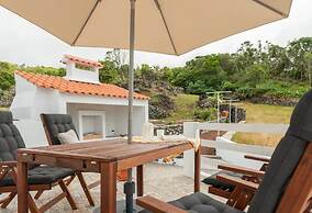Villa Traditional, Pico by Izibookings