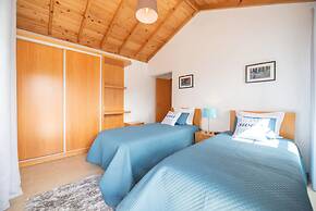 Villa Traditional, Pico by Izibookings