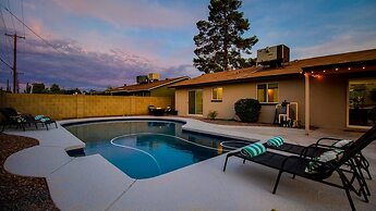 Modern Comforts Near Old Town Scottsdale and Asu!