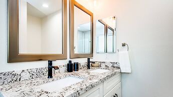 Modern Comforts Near Old Town Scottsdale and Asu!