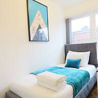 Tudors eSuites Five Ways Terrace Parking