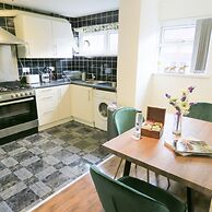 Tudors eSuites Five Ways Terrace Parking