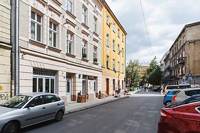 Apartment Brzozowa Krakow by Renters