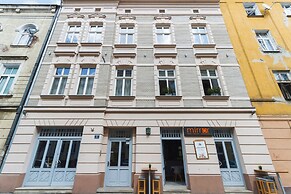 Apartment Brzozowa Krakow by Renters