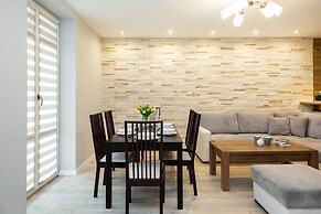 Apartment Brzozowa Krakow by Renters