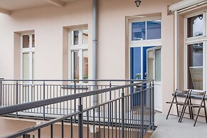 Apartment Brzozowa Krakow by Renters