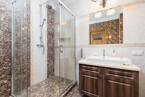 Apartment Brzozowa Krakow by Renters