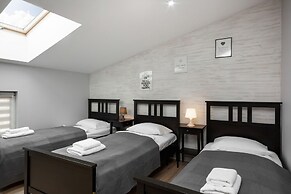 Apartment Brzozowa Krakow by Renters