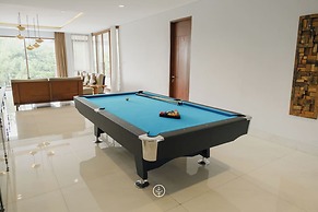 Asmaya 7BR Villa private heated pool and billiard