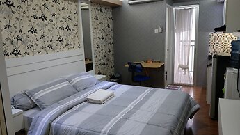 Clean & Comfy Room at Bassura with open view window