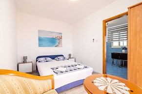 Apartment & Rooms Alan