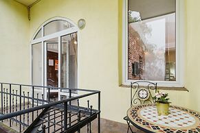 Apartment Lubicz Cracow by Renters