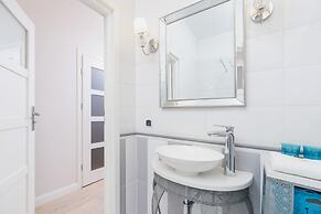 Apartment Lubicz Cracow by Renters