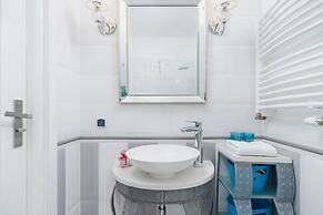 Apartment Lubicz Cracow by Renters