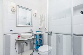 Apartment Lubicz Cracow by Renters