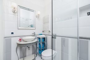 Apartment Lubicz Cracow by Renters