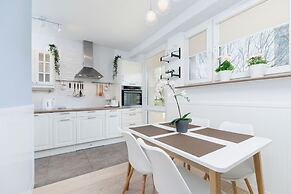 Apartment Obopolna Krakow by Renters