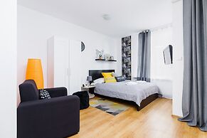 Studio Pradnik Bialy Krakow by Renters