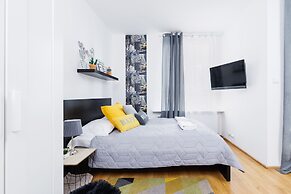 Studio Pradnik Bialy Krakow by Renters