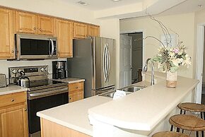 2609m 1 Bedroom Condo by Redawning