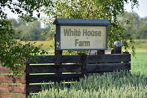 2-bed 18th Century Barn - Sleeps 6 - Pet Friendly