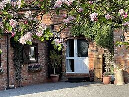 2-bed 18th Century Barn - Sleeps 6 - Pet Friendly