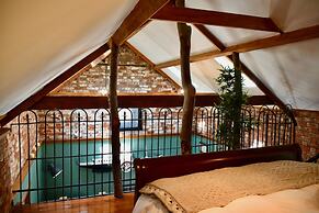 2-bed 18th Century Barn - Sleeps 6 - Pet Friendly