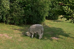 2-bed 18th Century Barn - Sleeps 6 - Pet Friendly