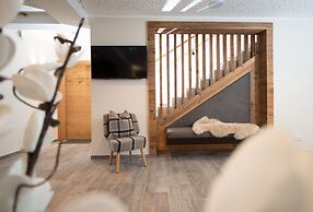 Skylodge Alpine Homes