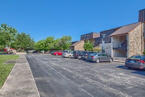 Seele Street River B11 2 Bedroom Condo by RedAwning