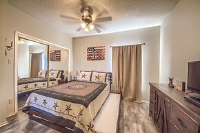 Seele Street River B11 2 Bedroom Condo by RedAwning