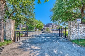 Seele Street River B11 2 Bedroom Condo by RedAwning