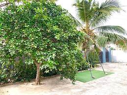 Sleeps8- Private Secure Parking- Garden- Aircon