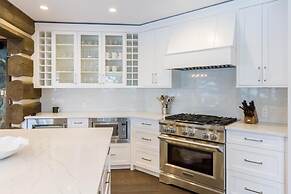 3354 Peak Drive