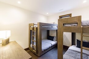 3354 Peak Drive