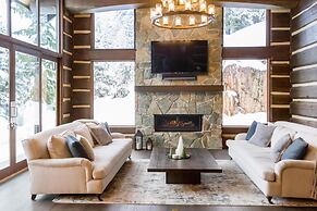 3354 Peak Drive