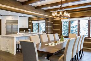 3354 Peak Drive
