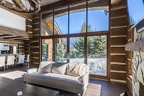 3354 Peak Drive
