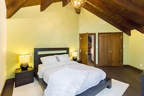 3354 Peak Drive