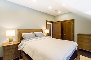 3354 Peak Drive