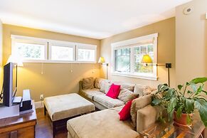 Spacious Town Home With Private Hot Tub