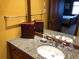 Ski in Ski out Minutes From Village, Private Hot Tub Sleeps 6 Free Shu