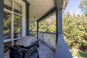 Panoramic Views From This Gorgeous 2 Bed Property - Village Location