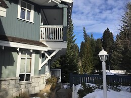 Panoramic Views From This Gorgeous 2 Bed Property - Village Location