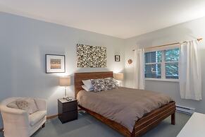 Bright & Spacious 2 Bedroom Situated in Blueberry Hills