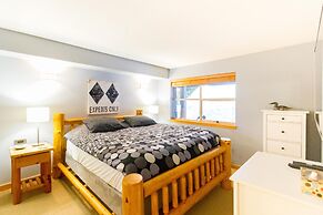 Ski in Out, Great Location, Free Shuttle Bus