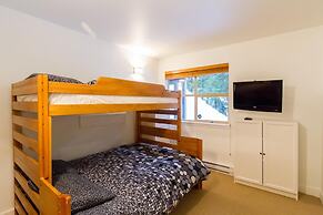Ski in Out, Great Location, Free Shuttle Bus