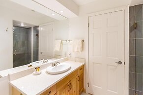 Ski in Out, Great Location, Free Shuttle Bus