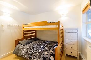 Ski in Out, Great Location, Free Shuttle Bus